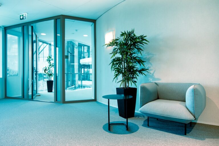 How to Choose the Right Office Furniture for Productivity